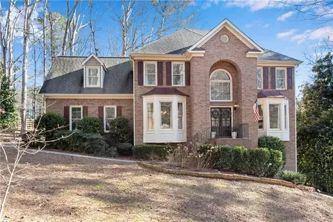 2550 Grassview Dr, Alpharetta, GA 30004