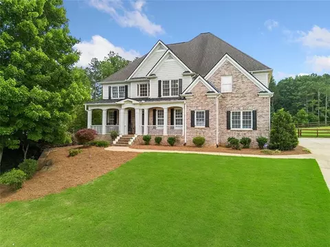 388 Golf Crest Dr, Acworth, GA 30101