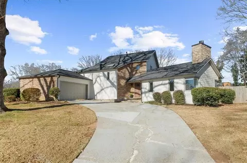 130 Saddle Creek Dr, Roswell, GA 30076
