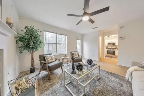 Living - 334 Fallview Dr, Mcdonough, GA 30253 photo 4 of 4