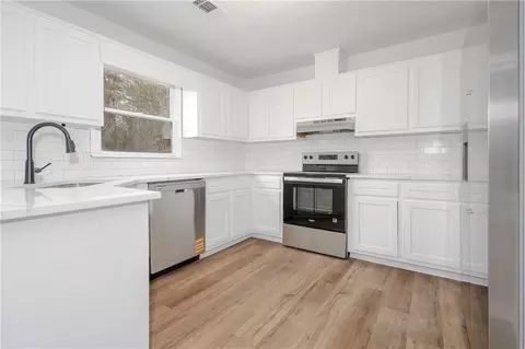 Kitchen - 35 Springfield Way, Covington, GA 30016 photo 1 of 4
