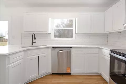 Kitchen - 35 Springfield Way, Covington, GA 30016 photo 2 of 4