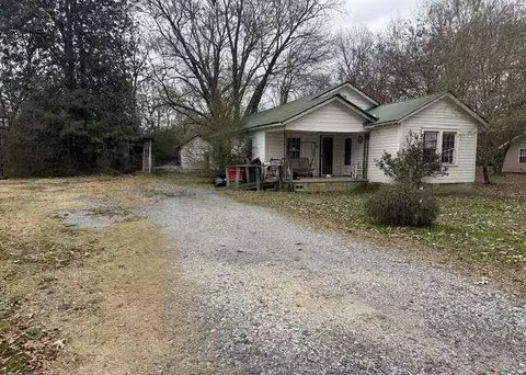 47 Taylor St, Summerville, GA 30747