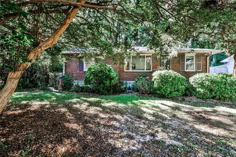 878 Scott Cir, Decatur, GA 30033