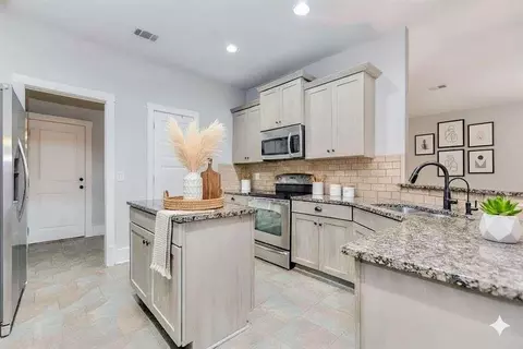 Kitchen - 575 Cottage Loop, Pendergrass, GA 30567 photo 1 of 2