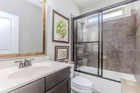 Bath - 575 Cottage Loop, Pendergrass, GA 30567 photo 3 of 3