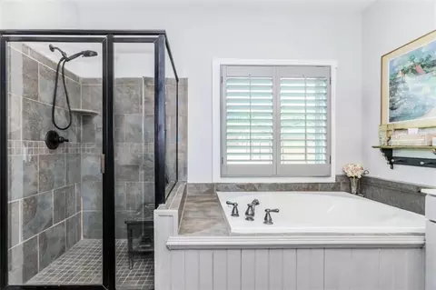 Bath - 575 Cottage Loop, Pendergrass, GA 30567 photo 2 of 3
