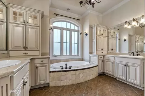 Bath - 118 Whitestone Dr, Mcdonough, GA 30253 photo 1 of 7