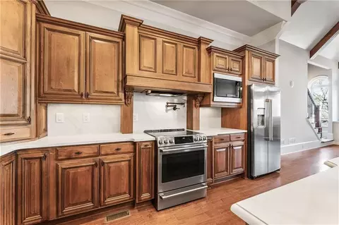 Kitchen - 118 Whitestone Dr, Mcdonough, GA 30253 photo 4 of 6