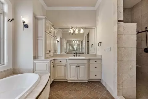 Bath - 118 Whitestone Dr, Mcdonough, GA 30253 photo 2 of 7