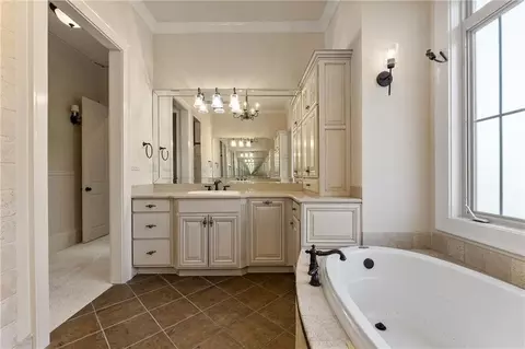 Bath - 118 Whitestone Dr, Mcdonough, GA 30253 photo 3 of 7