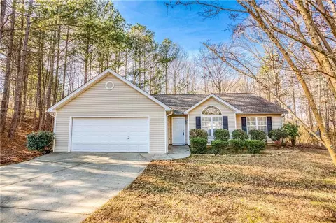 902 Yellow Pine Cir, Winder, GA 30680