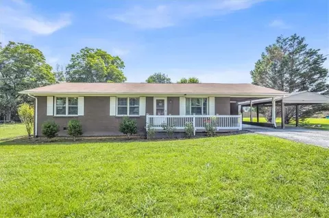 129 Green Meadow Ln, Calhoun, GA 30701