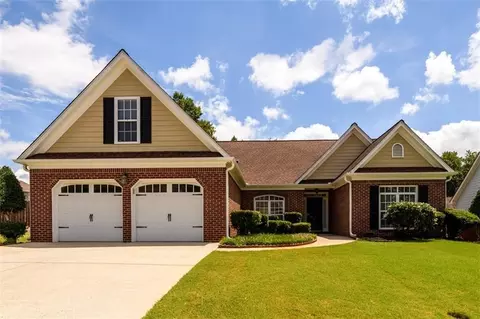 900 Downyshire Dr, Lawrenceville, GA 30044