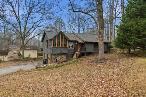 667 Cora Ct NW, Lilburn, GA 30047