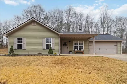 4560 Spring Leaf Dr, Gillsville, GA 30543