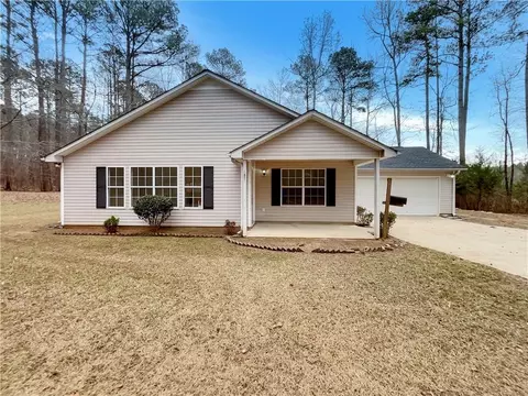 1105 Allen Rd, Grantville, GA 30220