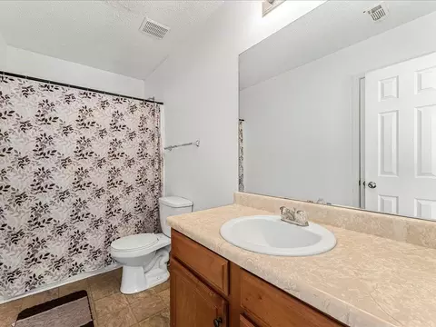 Bath - 11950 Markham Way, Hampton, GA 30228 photo 4 of 5
