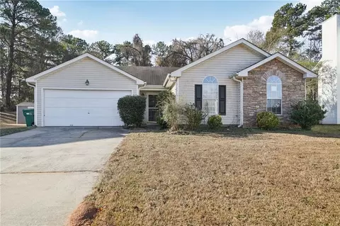 1443 Pebble Ridge Ln, Hampton, GA 30228