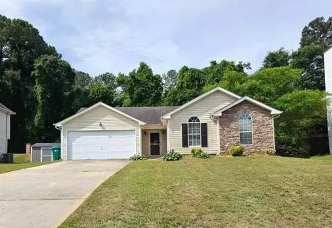 1443 Pebble Ridge Ln, Hampton, GA 30228