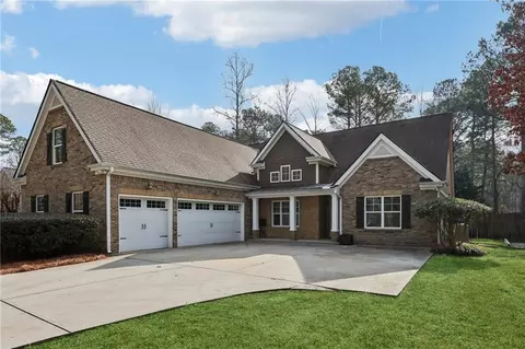 Exterior - 665 Herring Rd, Grayson, GA 30017 photo 3 of 16