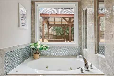 Bath - 665 Herring Rd, Grayson, GA 30017 photo 2 of 4