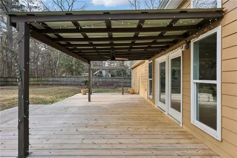 Exterior - 665 Herring Rd, Grayson, GA 30017 photo 13 of 16