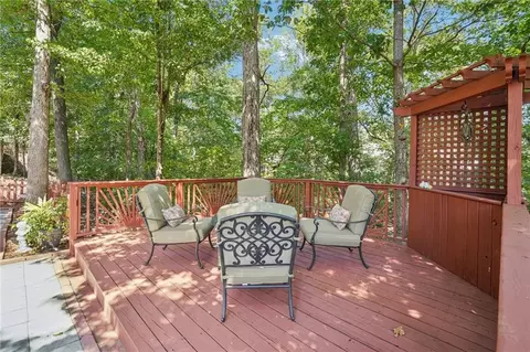 Exterior - 715 Moonlight Way, Suwanee, GA 30024 photo 2 of 8
