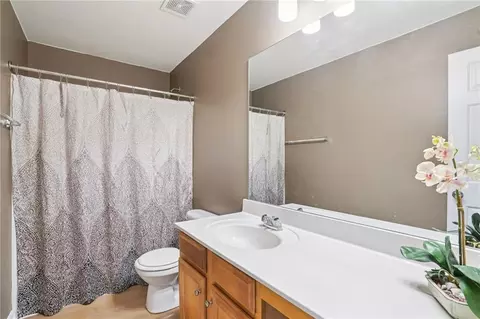 Bath - 715 Moonlight Way, Suwanee, GA 30024 photo 3 of 3