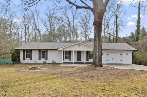 1180 Lakeshore Cir, Gainesville, GA 30501