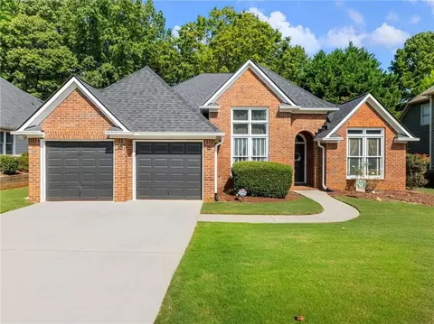 894 Fairview Club Cir, Dacula, GA 30019