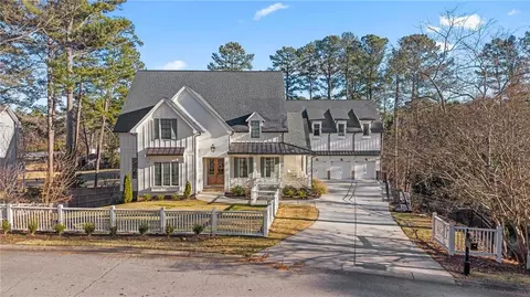 4250 Summit Dr, Marietta, GA 30068
