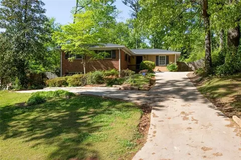 4035 Brookcrest Cir, Decatur, GA 30032
