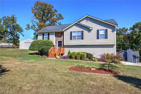 15 Cobblestone Ct, Douglasville, GA 30134