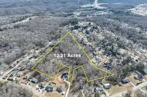 2246 Floyd Rd, Gainesville, GA 30507