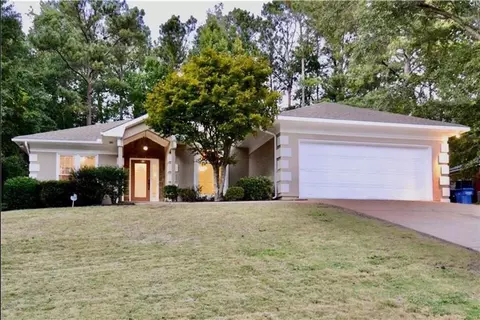 911 Oakwood Dr, Columbus, GA 31904