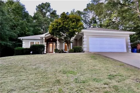 911 Oakwood Dr, Columbus, GA 31904