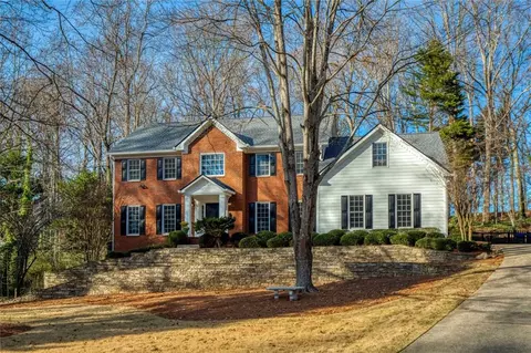 480 Saddlebrook Dr, Roswell, GA 30075