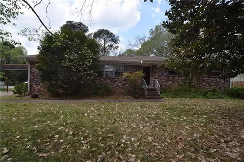 928 Rays Rd, Stone Mountain, GA 30083