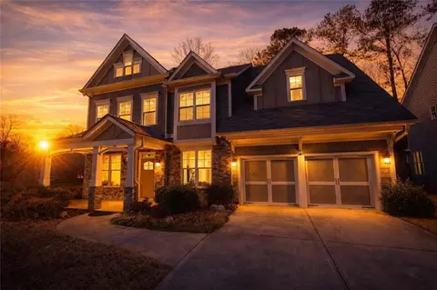 827 Tramore Ct, Acworth, GA 30102