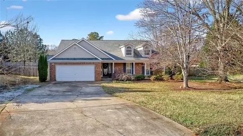 310 Oconee Ct, Mcdonough, GA 30252