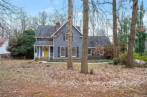 8234 Dawn Dr, Jonesboro, GA 30236