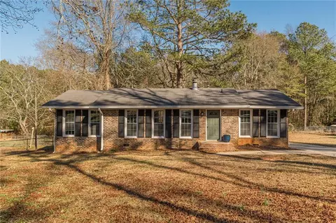 9178 Lakeview Dr, Covington, GA 30014