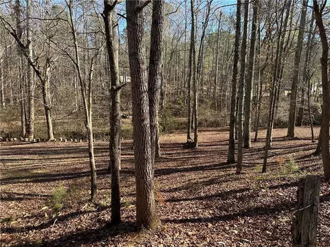 198 Sweetwater Trl, Villa Rica, GA 30180