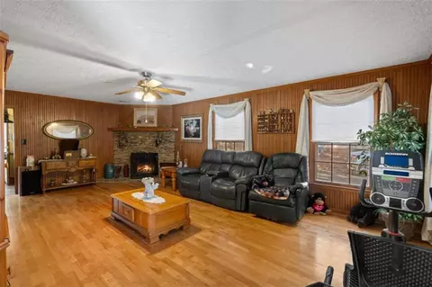 Living - 125 Circle Dr, Hampton, GA 30228 photo 1 of 2