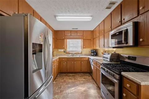 Kitchen - 125 Circle Dr, Hampton, GA 30228 photo 1 of 2