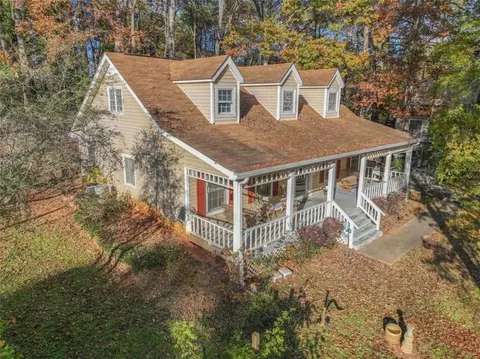 Exterior - 125 Circle Dr, Hampton, GA 30228 photo 2 of 8