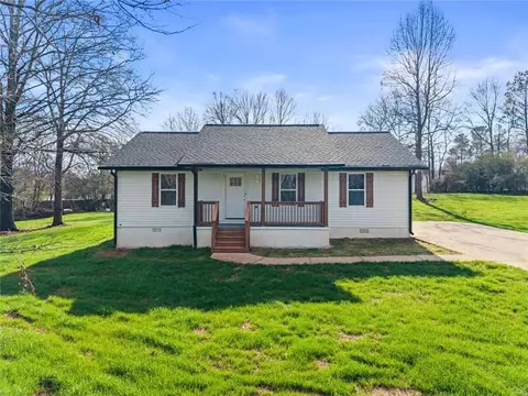 870 Ashley Ct, Monroe, GA 30655