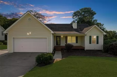 4827 Daintree Ct, Flowery Branch, GA 30542