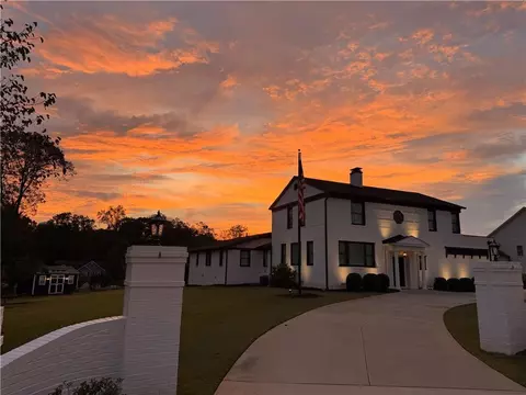 110 Shadburn Ferry Rd, Buford, GA 30518